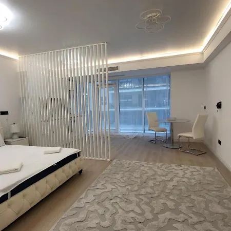 Daire White Titanic Sunshine *