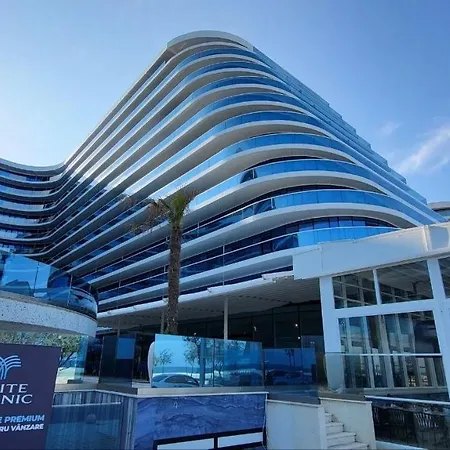 Apartment White Titanic Sunshine Navodari