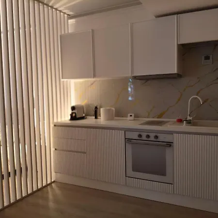 Apartment White Titanic Sunshine