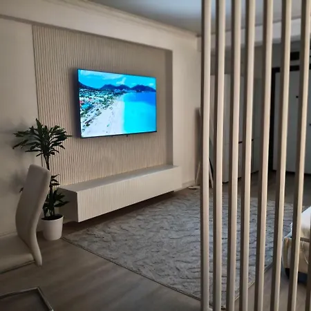 Apartment White Titanic Sunshine