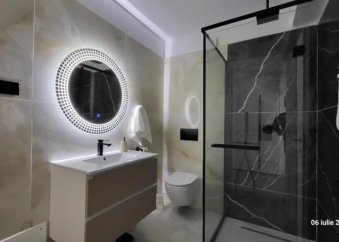 White Titanic Sunshine Navodari