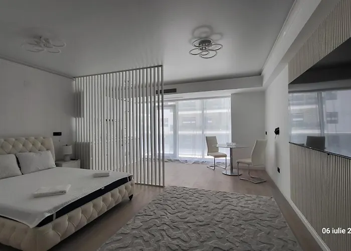 White Titanic Sunshine